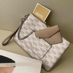 (new+tag) Michael Kors jet set large wristlet clutch plus detachable card case